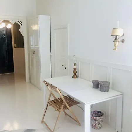 Lovely 113m2 In Design District Apartment
